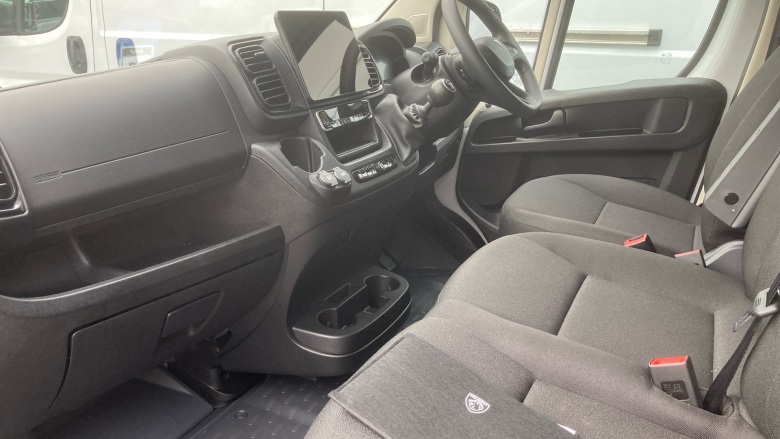 Peugeot Boxer 3500 L2 Diesel 2.2 BlueHDi 140 H2 Van Professional